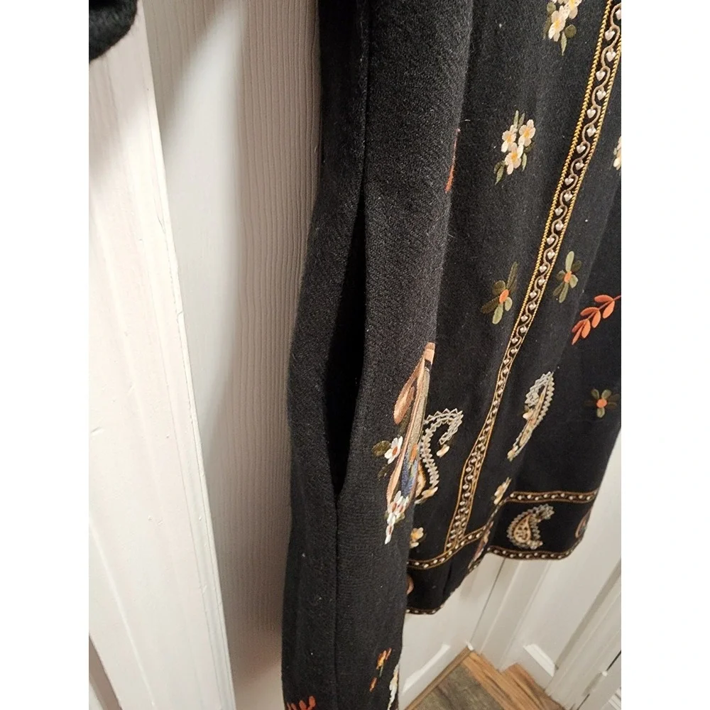 Pyramid Collection Paisley Punch Embroidered Coat Black Wool Blend Size Small - Picture 7 of 16